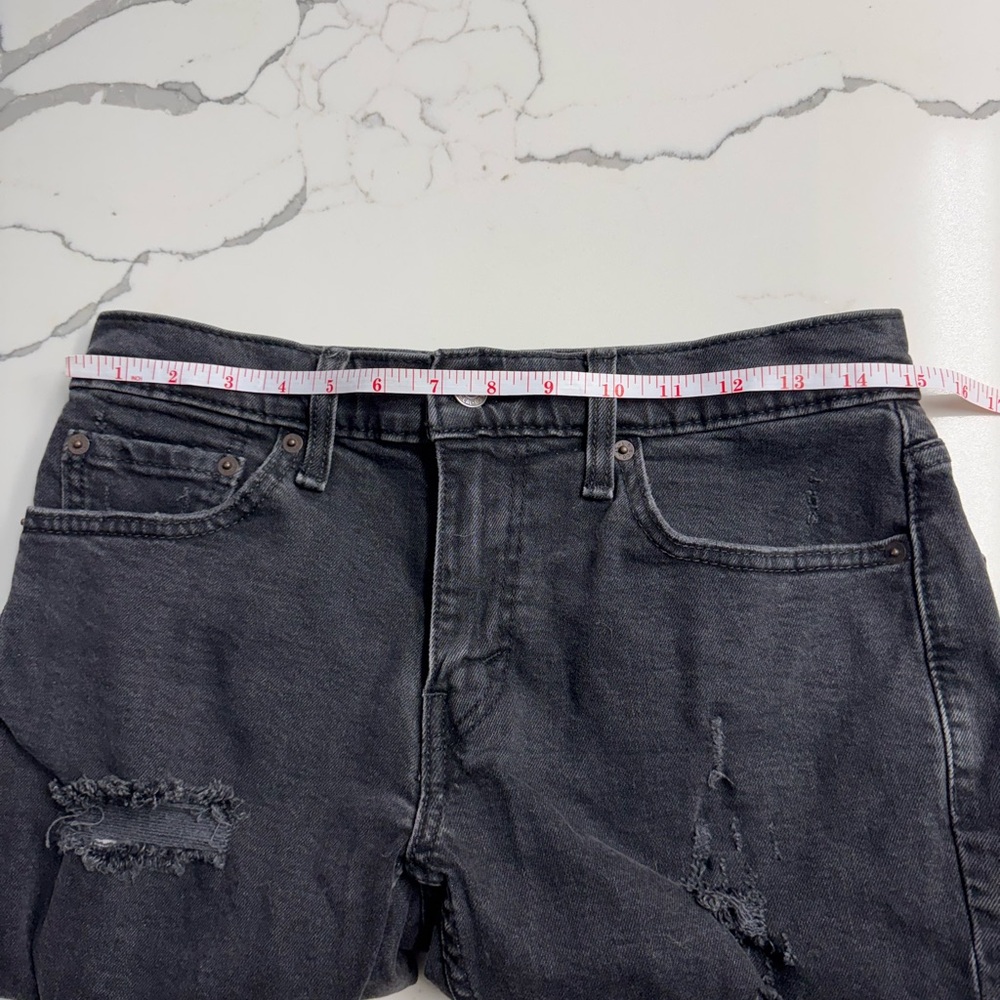 Levi’s Cutoff Shorts Stylish Black/Gray Distressed Jorts